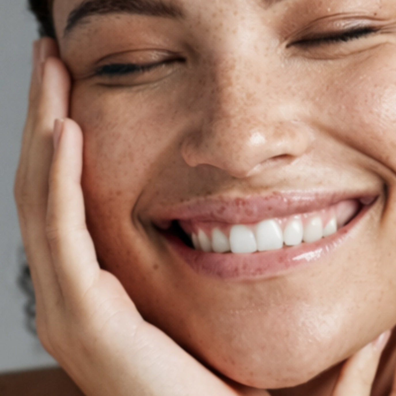 The Skin Barrier Rule: How Skin pH Creates the Glow Effect